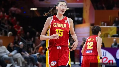 泰山队逆袭战报：海港队3-1不敌泰山，中乙积分榜领跑，争冠名额竞猜揭晓